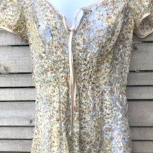 Beautiful Lace & Ribbon Top - Semi Sheer     CLOSET CLEARANCE TO JUN 30!